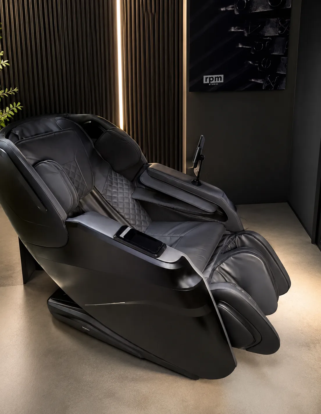 Fotel masujący Warszawa – wnętrze studia RPM Studio